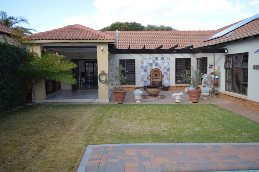 3 Bedroom Property for Sale in Wilkoppies North West
